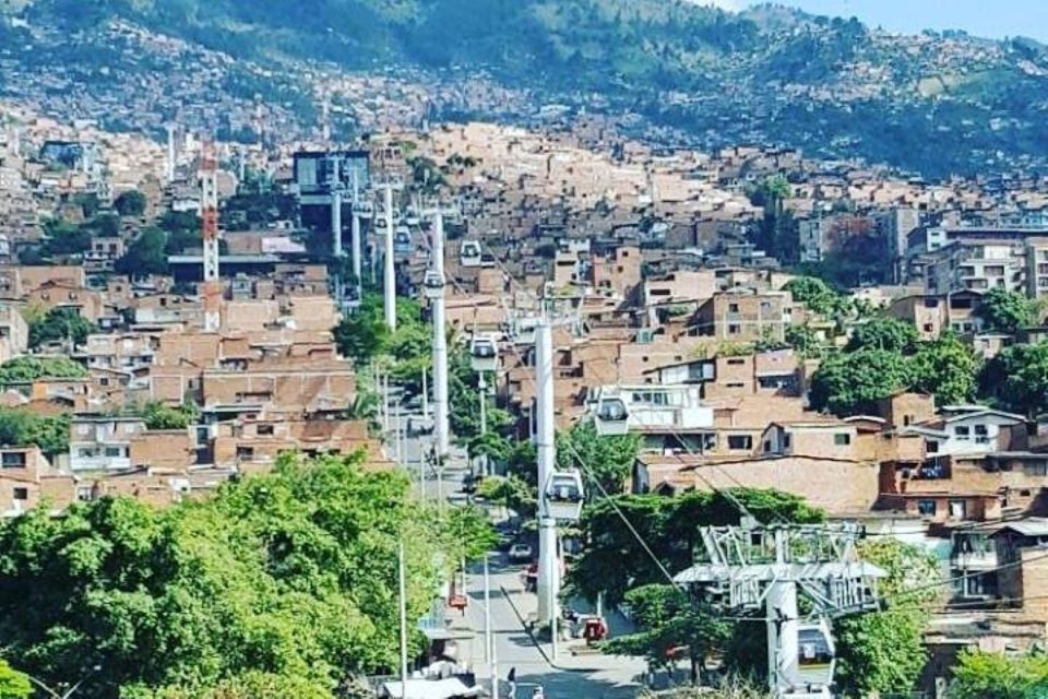 Medellín: 5.5-Hour Guided Private City Tour - Customer Reviews and Ratings