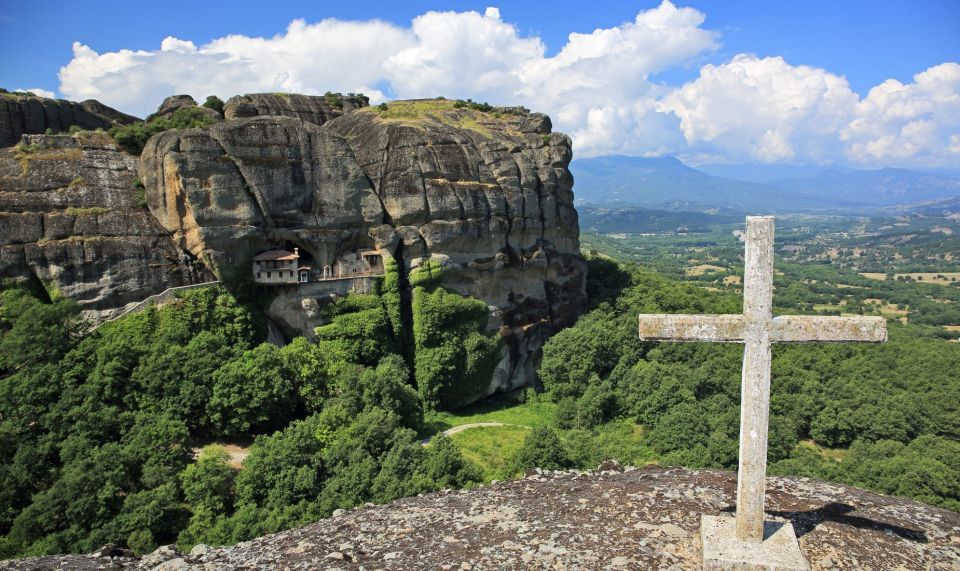 Meteora: Hiking Tour With a Local Guide and Monastery Visit - Best Time to Visit
