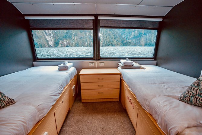 Milford Sound Overnight Cruise Fiordland Jewel - Scenic Highlights