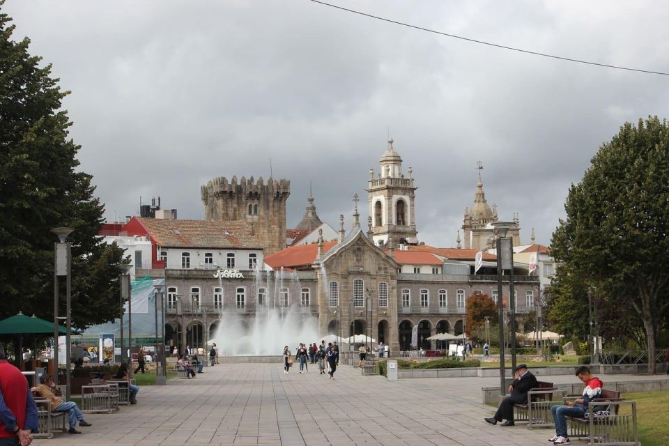 MINHO: EXTENDED MERCEDES V TOUR FOR MINHO - Historical Landmarks