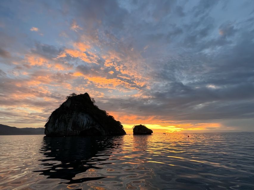 Mismaloya: Los Arcos Bioluminescent Waters Kayak & Cave Tour - Bioluminescent Waters