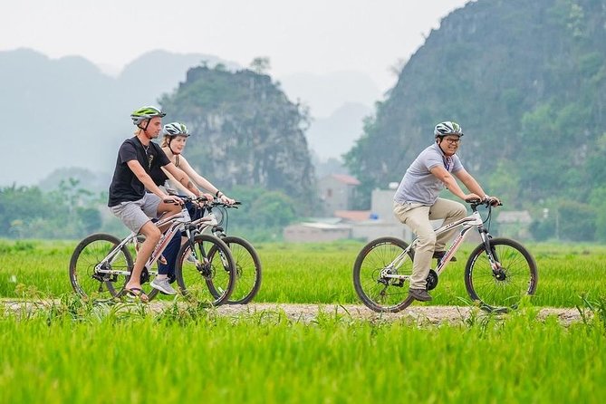 Ninh Binh Day Tour Hoa Lu - Tam Coc - Mua Cave via Boat & Bike - Visiting Hoa Lu