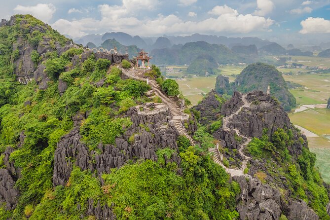 Ninh Binh Group Tour of 11 From Hanoi via Mua Cave, Tam Coc, Hoa Lu - Exploring Hoa Lu