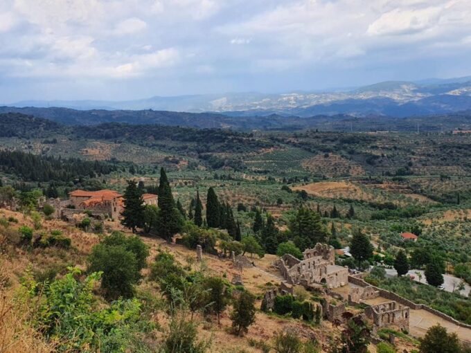 One Day Private Tour to Glory of Ancient Sparta and Mystras - Inclusions and Exclusions