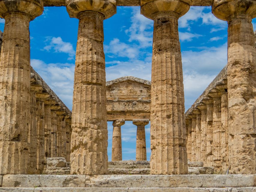 Paestum: Small-Group Tour With an Archaeologist and Tickets - Roman Ruins and Amphitheater