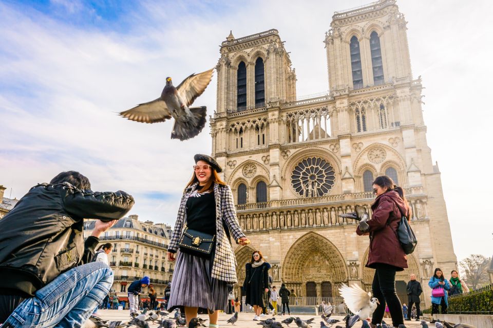 Paris Private Full Day Tour - Tickets to Louvre & Lunch - Accessibility Features