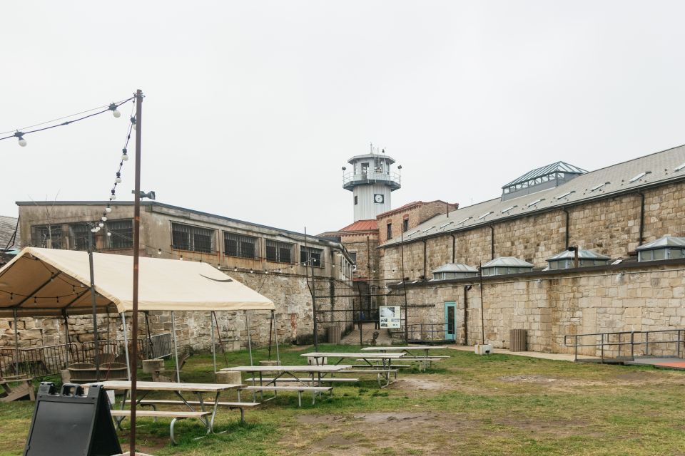 Philadelphia: Eastern State Penitentiary Admission - Weather and Dress Considerations