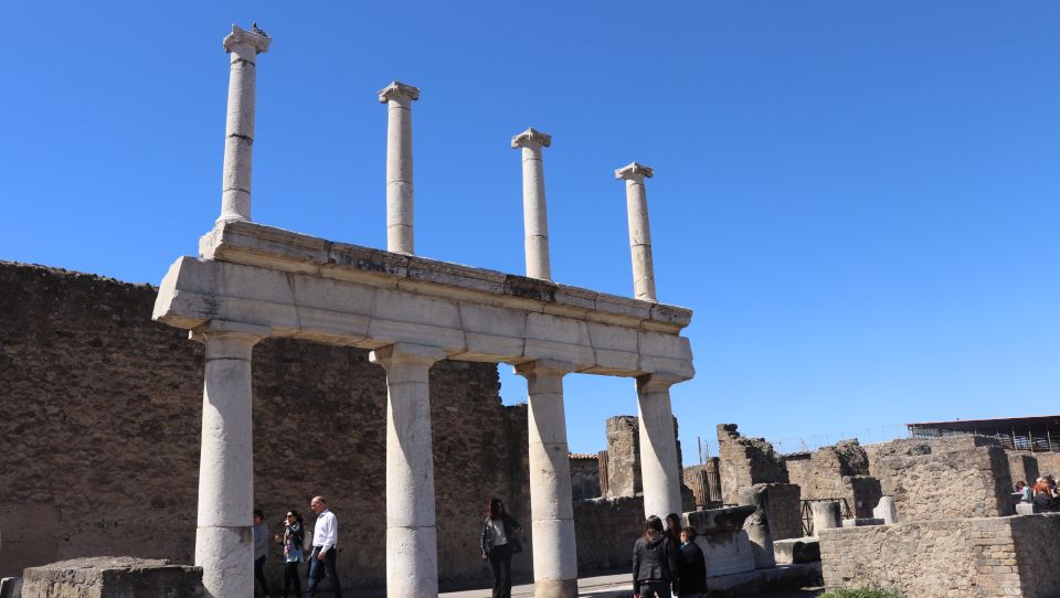 Pompeii: Guided Tour With Skip-The-Line Entry - Tips for Your Visit