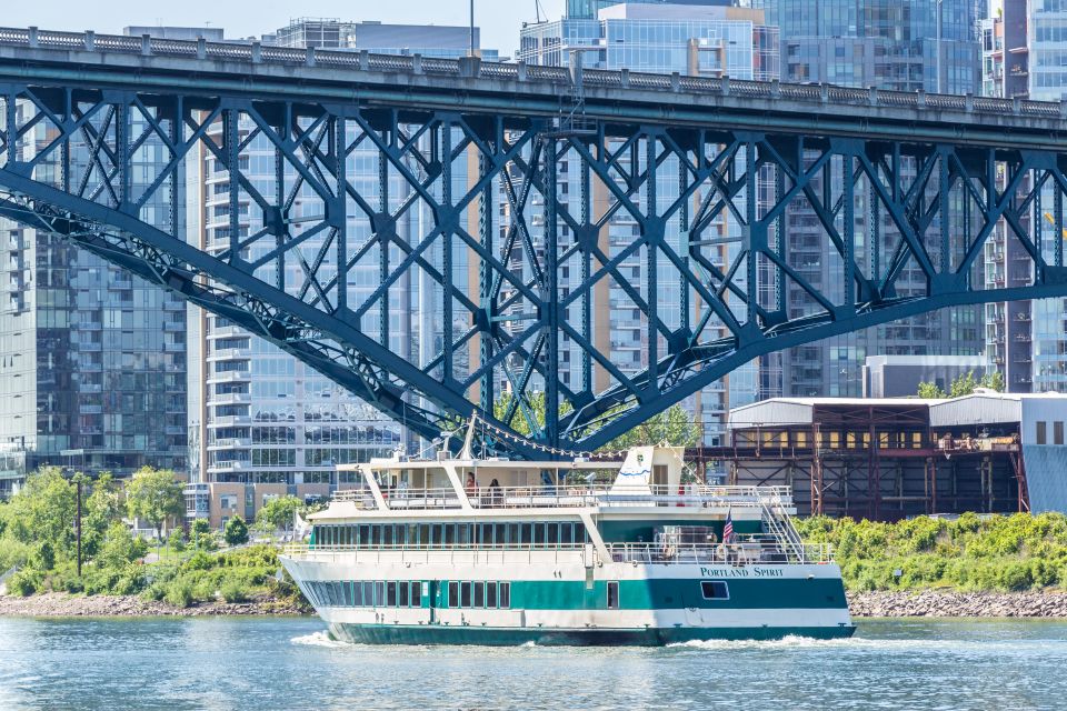 Portland: 2-hour Lunch Cruise on the Willamette River - Landmark Narration