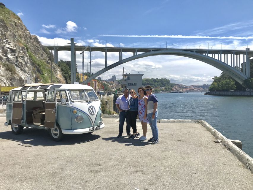 Porto: Volkswagen Kombi Van Tour - Downtown - Pickup and Drop-off Included