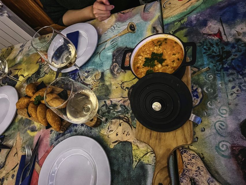 Porto: Walking Dinner Tour With Family-Owned Restaurants - Exploring Porto