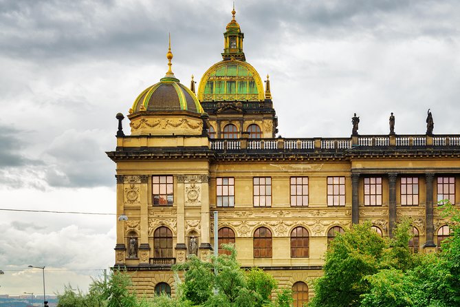 Prague: Bus Tour, Walking Tour, River Cruise and Lunch - Tips for a Great Experience