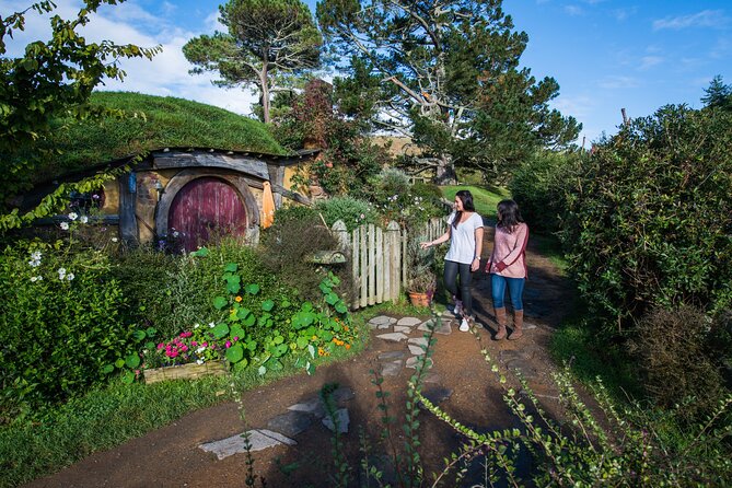 Private 2 Day Tour: Hobbiton, Waitomo, Rotorua Geothermal & Hamilton Gardens - Customization Options