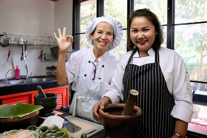 Private 6-Hour Thai Cooking Class With Boat Ride and Market Tour - Lunch Experience