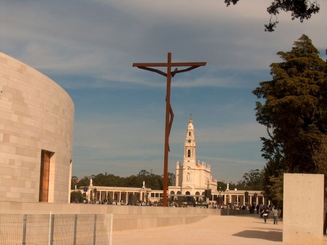 Private 9-Hour Tour to Fatima, Batalha, Nazare and Obidos - Entrance Fees and Exclusions