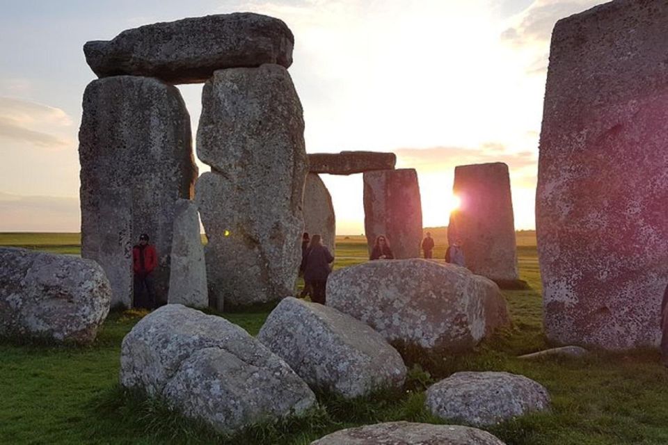 Private Avebury.Stonehenge.Salisbury. - Group Size and Experience