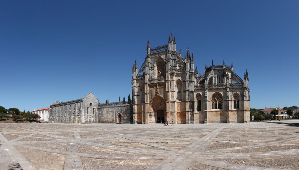 Private Fatima Full Day Tour From Lisbon - Included Amenities