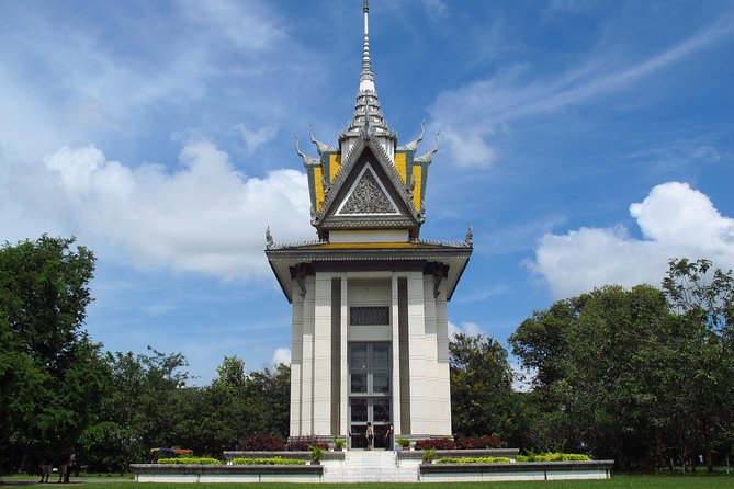 Remnants of a Khmer Rouge Era - Emotional Impact of the Tour