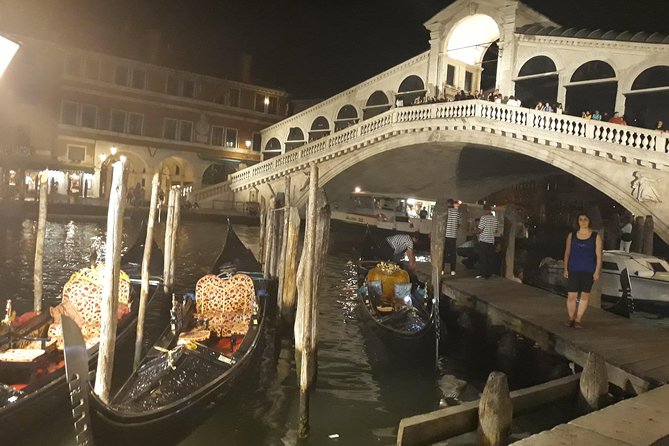 Rialto Market Food and Wine Lunchtime Tour of Venice - Exploring Rialto Market