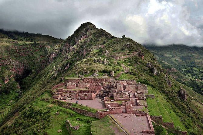 Sacred Valley Private Tour: Chinchero, Ollantaytambo and Pisaq - Discovering Ollantaytambos Terraces