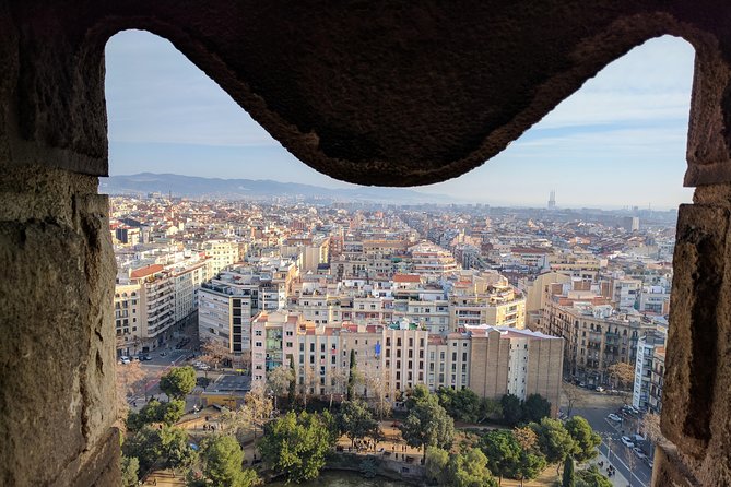 Sagrada Familia Skip-The-Line Private Tour With Guide - Additional Attractions Nearby