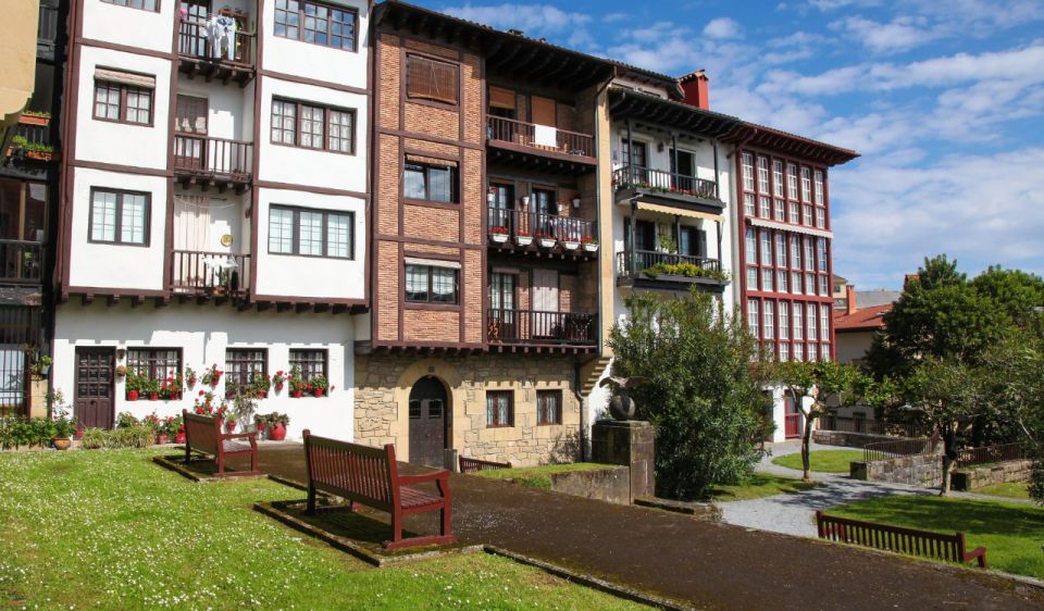 Saint-Jean-de-Luz and Hondarribia Private Tour - Medieval Walls and Fishermens Quarter