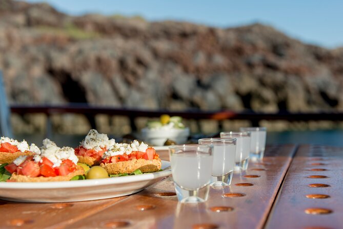 Santorini Caldera Sunset Traditional Cruise With Meal and Drinks - Customer Reviews