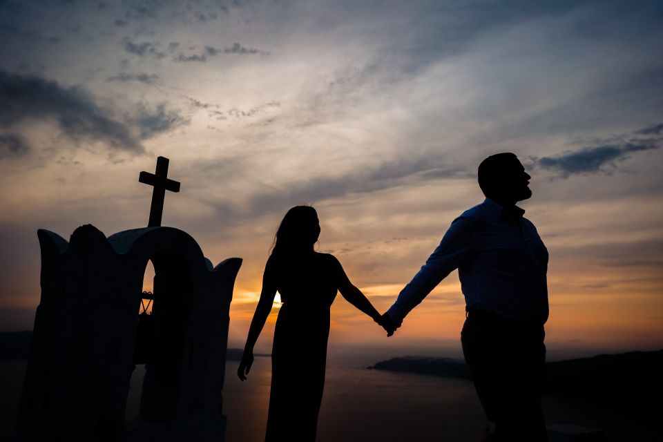 Santorini: Sunset Photo Shoot With a Personal Photographer - Tips for a Great Experience