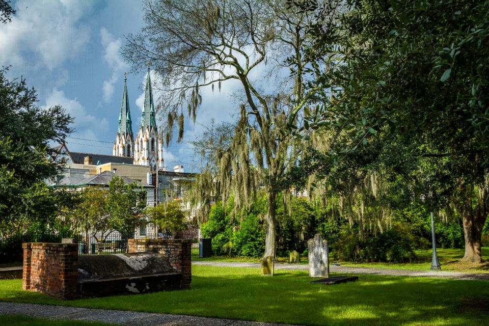 Savannah: Self-Guided Walking Tours Bundle - Exploring Savannahs Paranormal Side