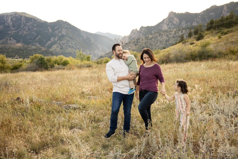 Scenic Mountain Photoshoot in Boulder, Colorado - Rockies Landscape Opportunity