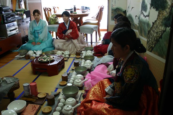 Seoul Cultural Tour - Kimchi Making, Gyeongbok Palace With Hanbok - Guest Reviews and Feedback