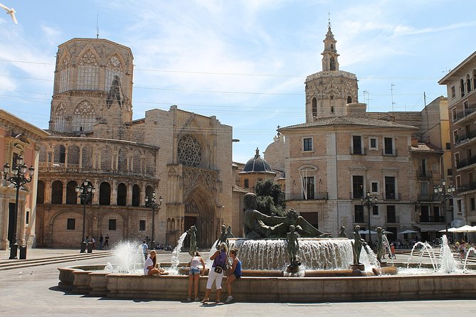 Shore Excursion: City Tour With Tapas in 11TH Century Monument - Traveler Capacity and Cancellation Policy