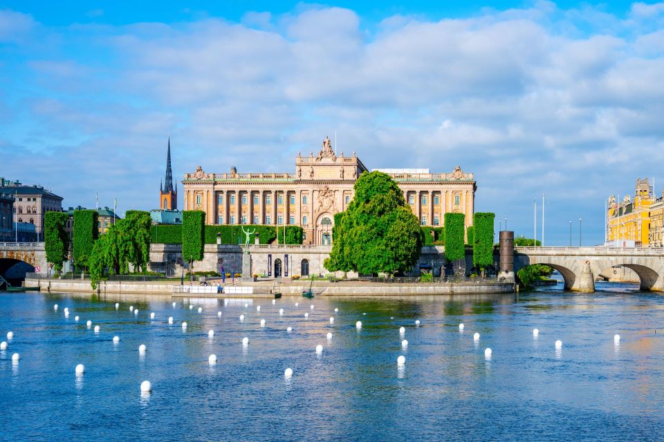 Stockholm Gamla Stan Walking Tour and Djurgården Boat Cruise - What to Expect