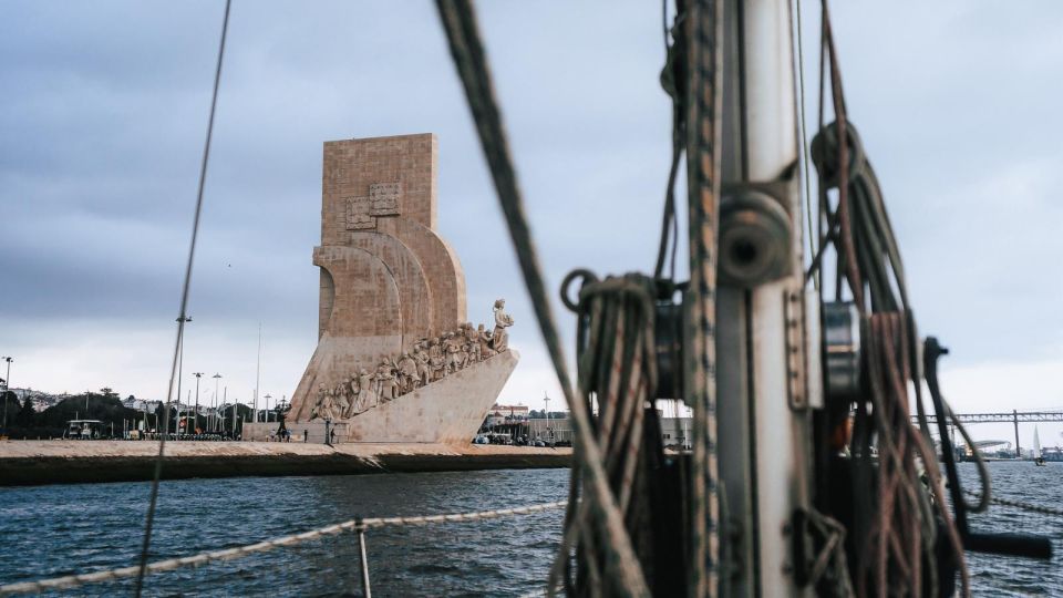 Sunset Sailboat Tejo River Tour 2h - Scenic Views of Lisbon