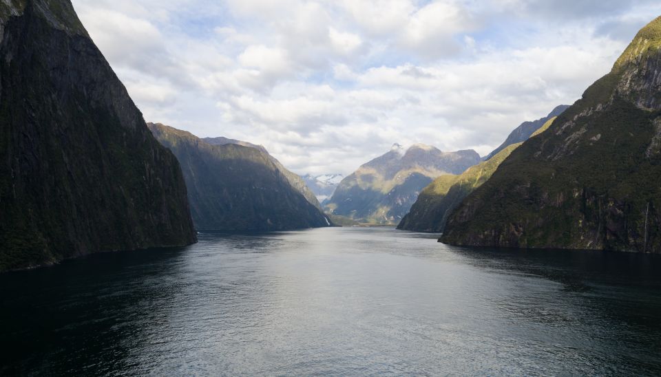 Te Anau: Full-Day National Park Tour With Cruise and Lunch - Meeting Point Details