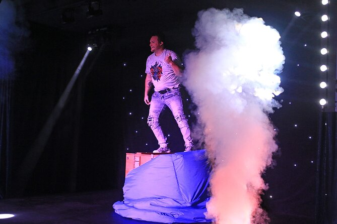 The MAXIMUM MAGIC Show Starring Noah & Heather Wells - Special Features