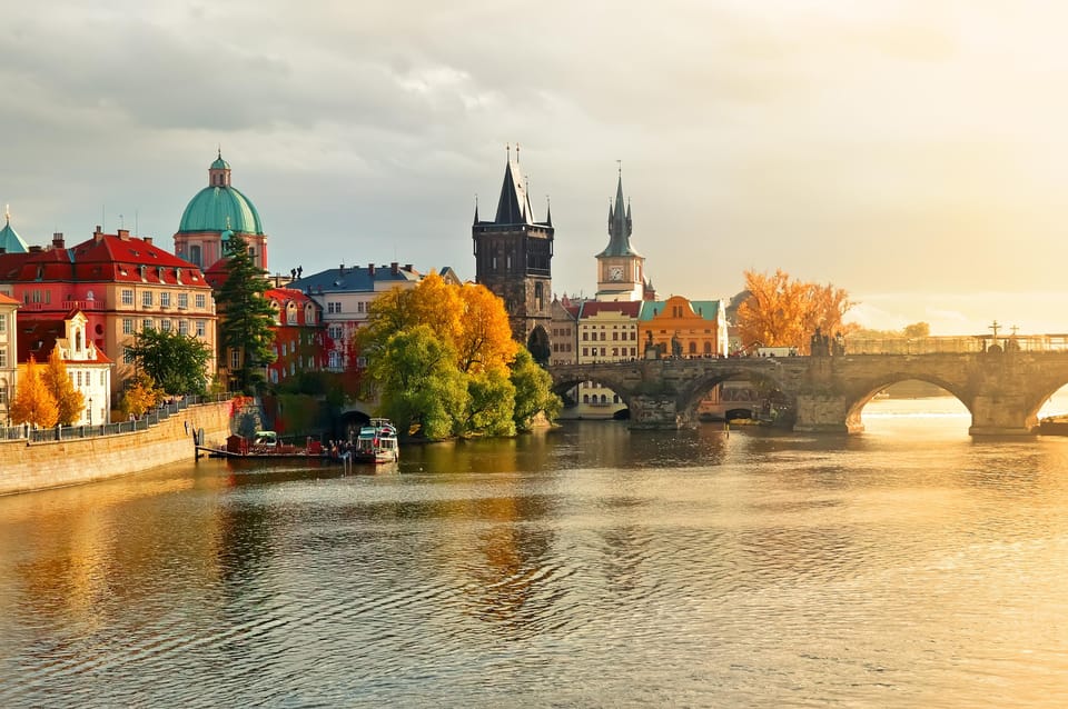 Transfer From Vienna to Prague With English-Speaking Driver - Group Transfers