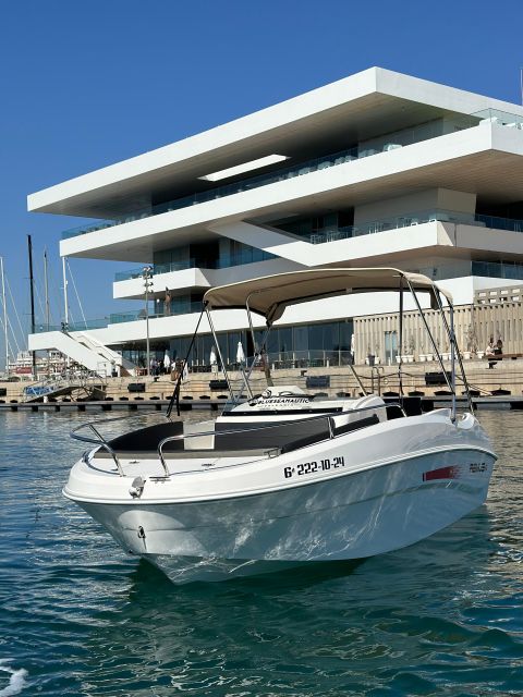 VALENCIA BOAT WITH OUT LICENSE - Amenities Included