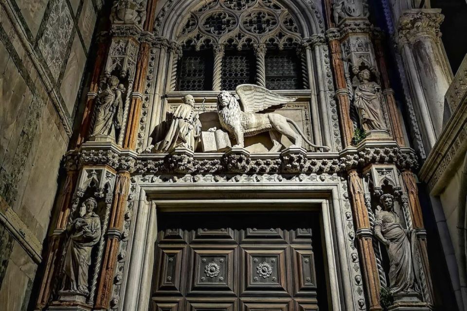 Venice: Guided Night Walking Tour & Saint Marks Basilica - Architectural Styles and Traditions