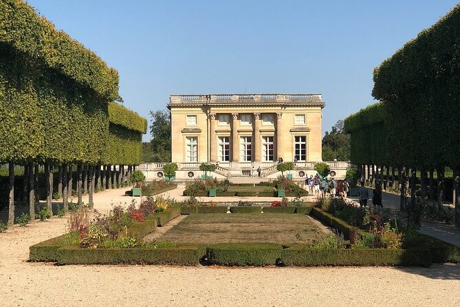 Versailles Palace Guided Tour With Gardens, Trianons & the Hamlet - Meeting and End Points