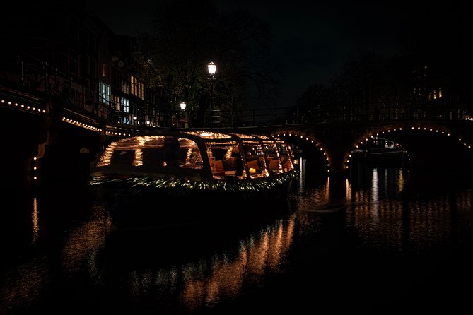 Voyage Amsterdam 2 Hour Evening Cruise With Live Guide and Bar - Guest Capacity and Restrictions