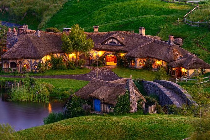 Waitomo Caves & Hobbiton Small Group Tour From Auckland - Booking Information