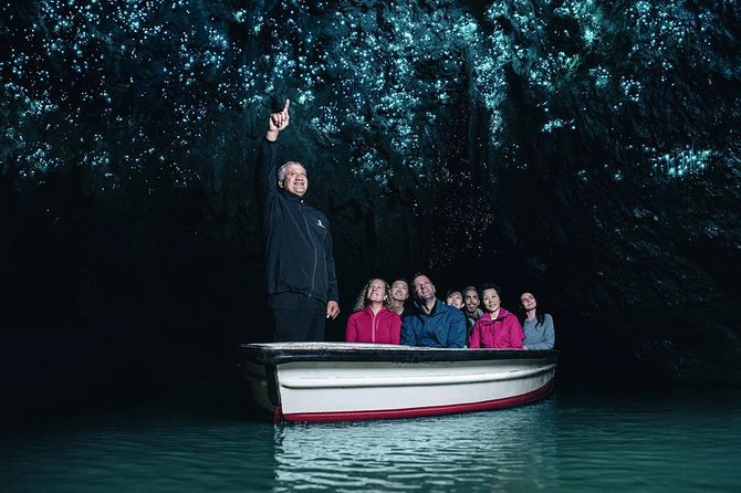 Waitomo Caves & Rotorua Small Group Tour Including Te Puia From Auckland - Unique Experiences to Expect