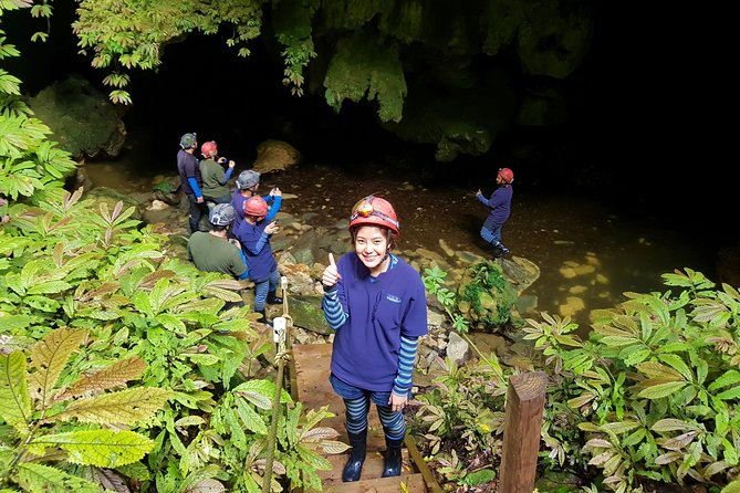 Waitomo - Eco Adventure Glowworm Cave Tour - Off the Beaten Track - Unique Cave Features