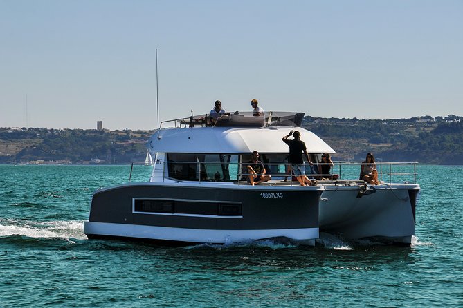1H Power Catamaran up to 18 People in Lisbon - Pricing Information