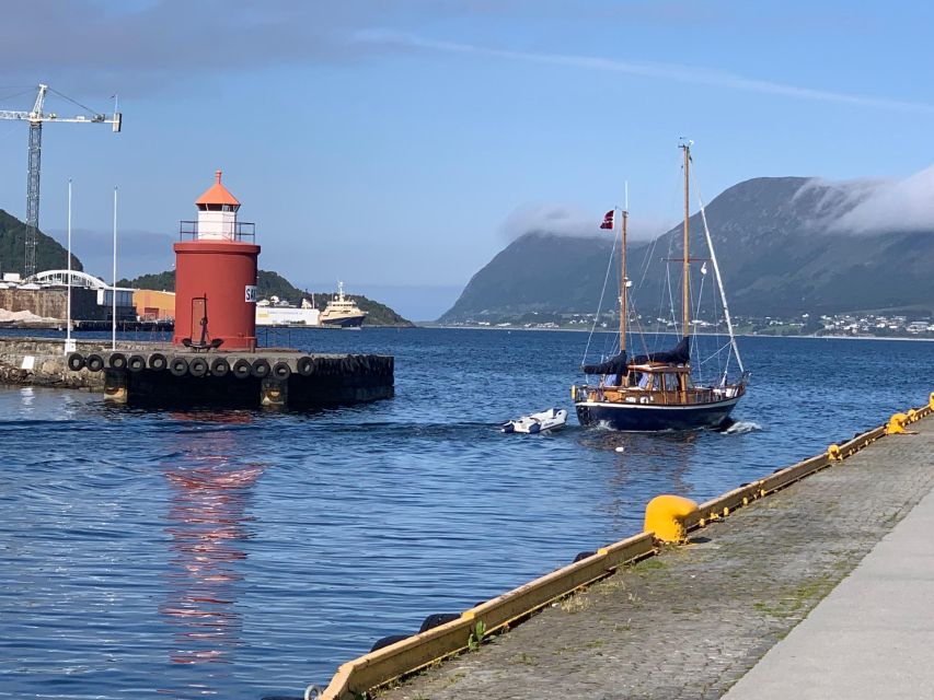 Alesund Private Sightseeing Tour on Foot and by Car - Recommended Attire and Preparation