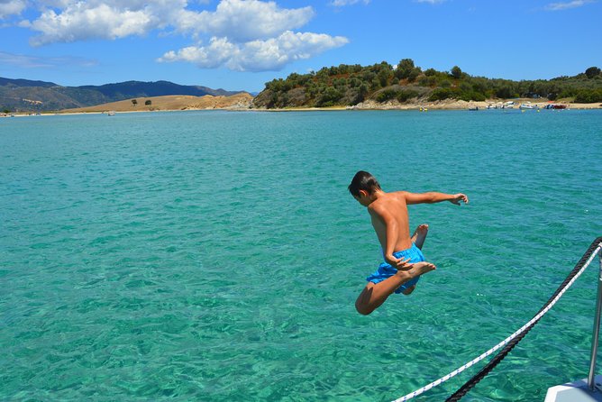 Blue Lagoon-Vourvourou Lunch Cruise From Ouranoupolis - Visiting Halkidikis Best Spots