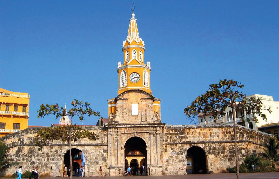 CARTAGENA: FULL CITY TOUR & LUNCH AT BOURDAIN FAVORITE SPOT - Booking Your Adventure