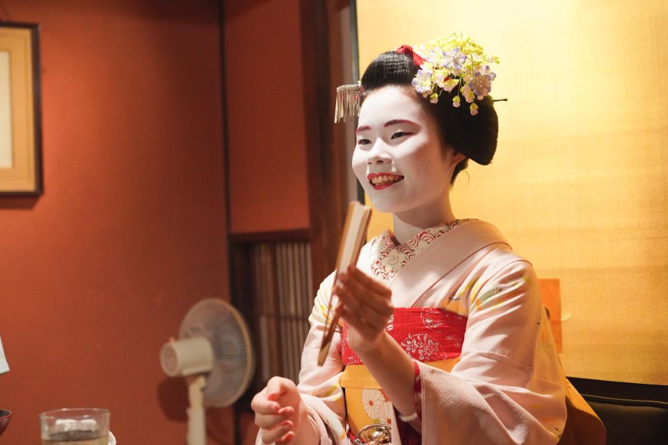 Dinner With Maiko in Traditional Kyoto Style Restaurant Tour - Photo Opportunities