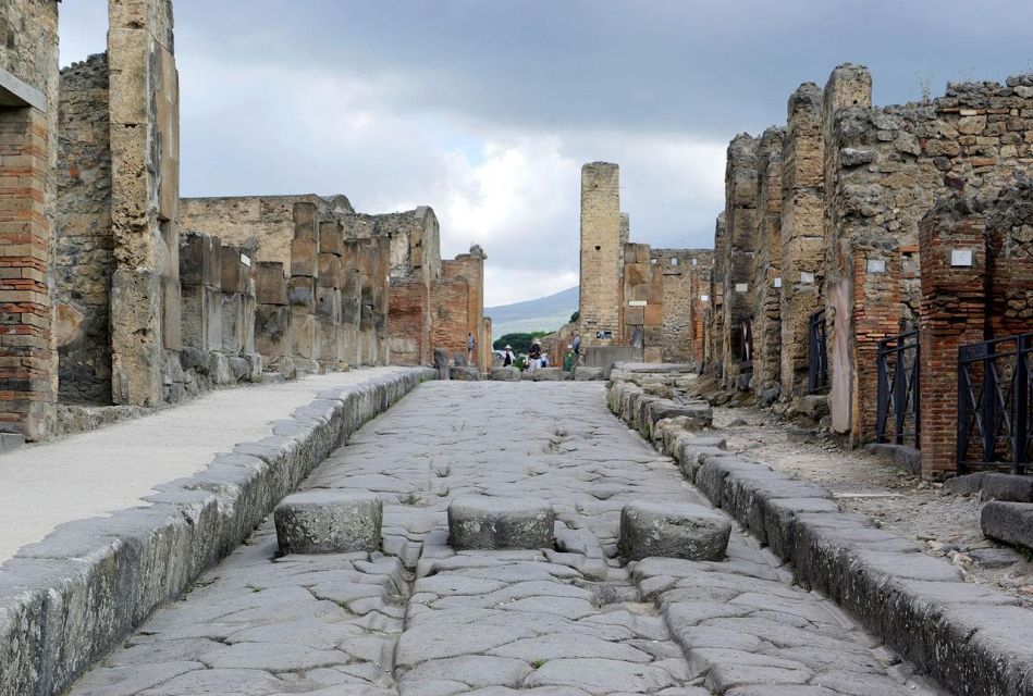 Direct Transfer From Naples to Pompeii (Or Viceversa) - Tips for a Smooth Transfer